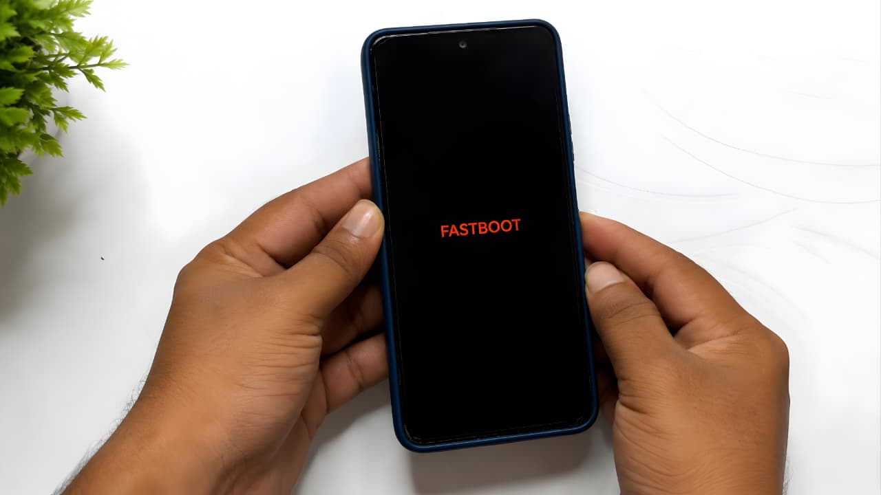 Android Fastboot Mode Fix showing an Android phone stuck on the Fastboot screen.